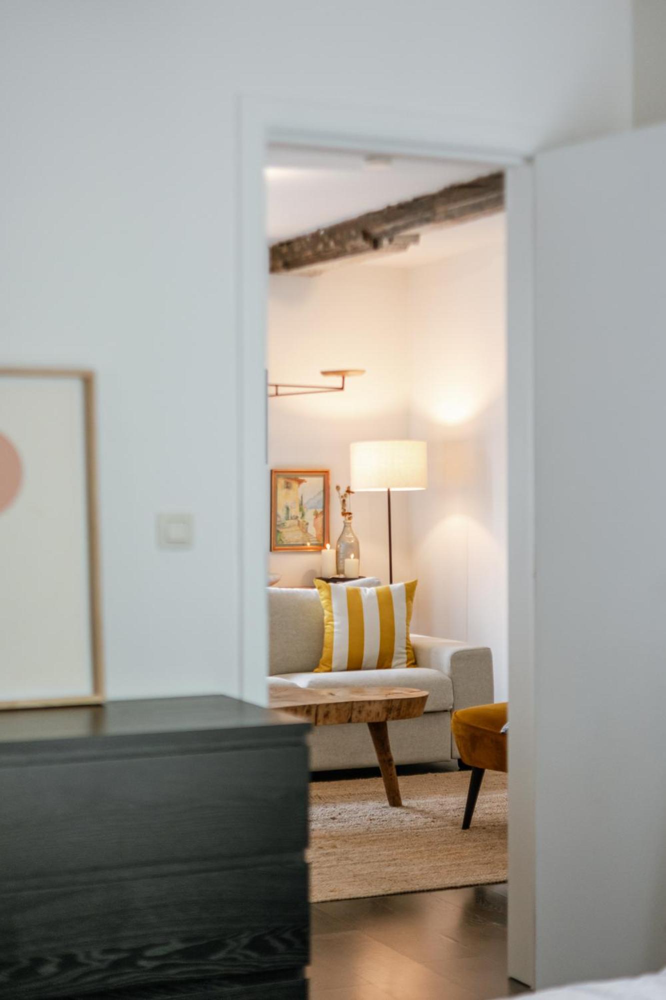 Right In The City Center Your Ghent Getaway ภายนอก รูปภาพ